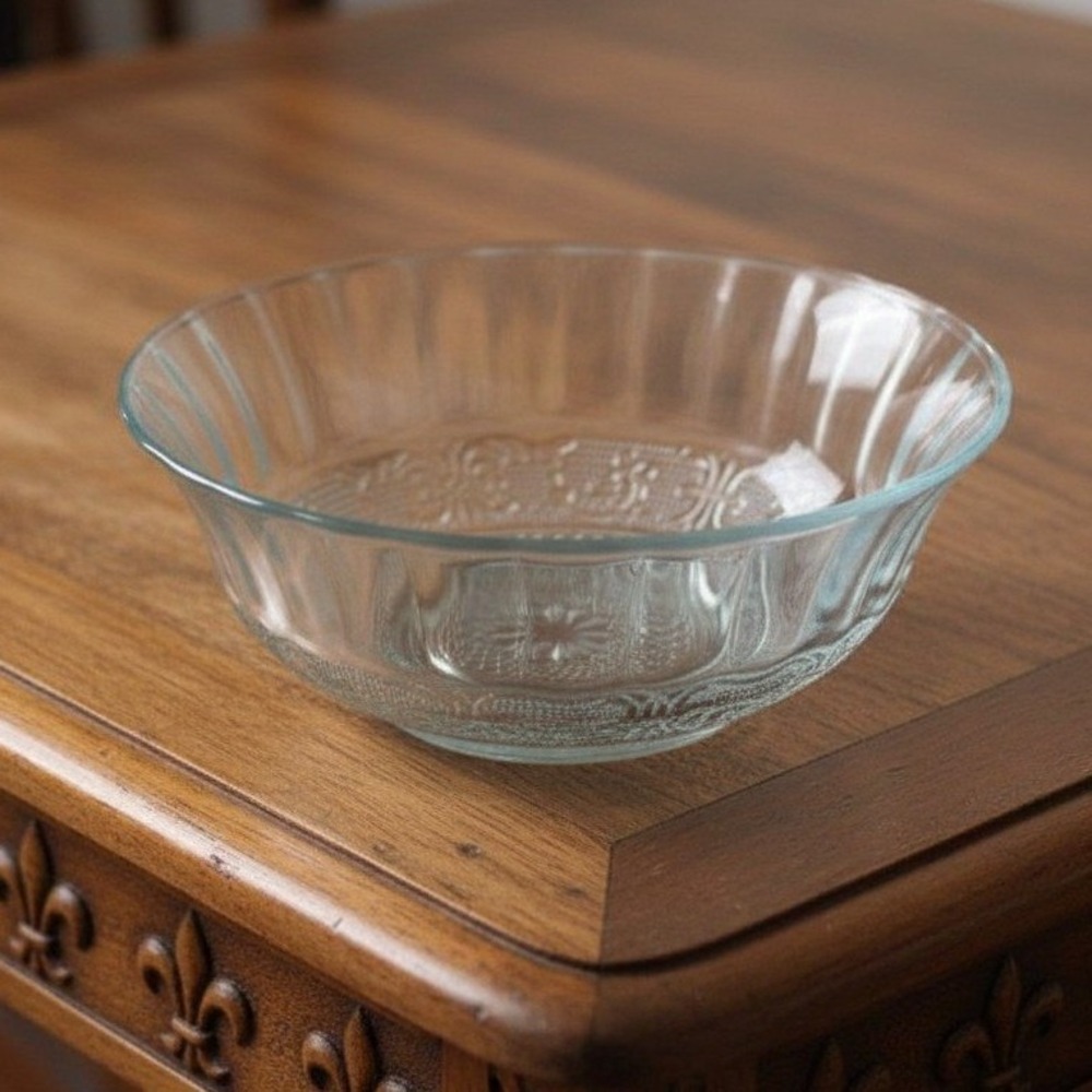 Kig Malaysia Diamond Cut Glass Bowl, Vintage Fleur De Lis Pattern, Centerpiece